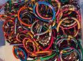 LOT 30000 BRACELETS DE COULEURS,ENFANTS,ADO,25¢CH EN VRAC-2-thumb